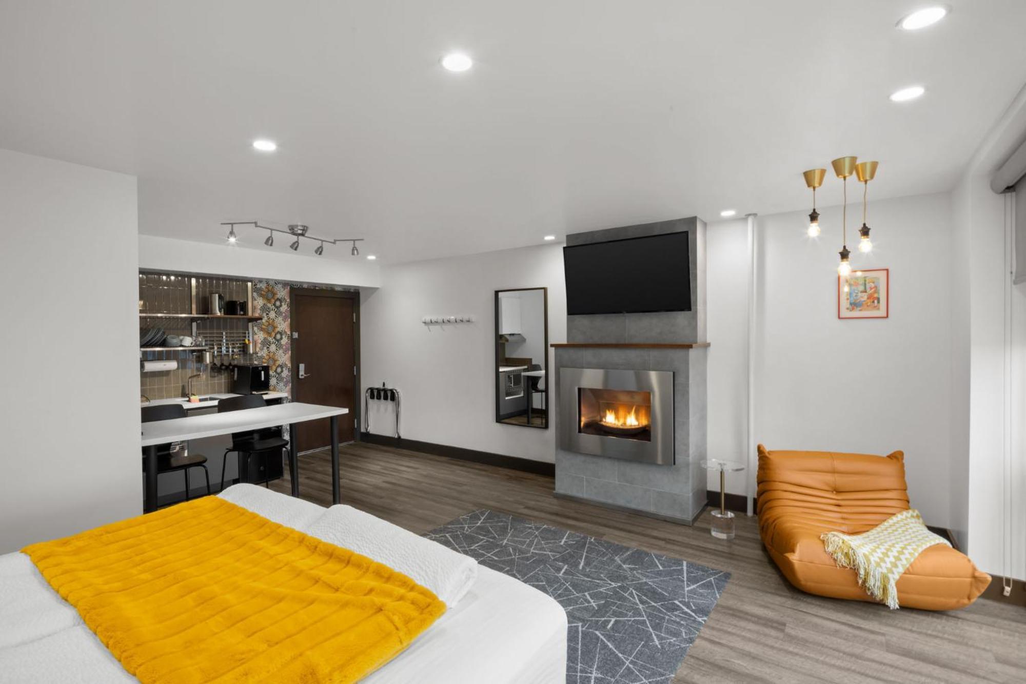 Silverbow Inn & Suites Джуно Экстерьер фото