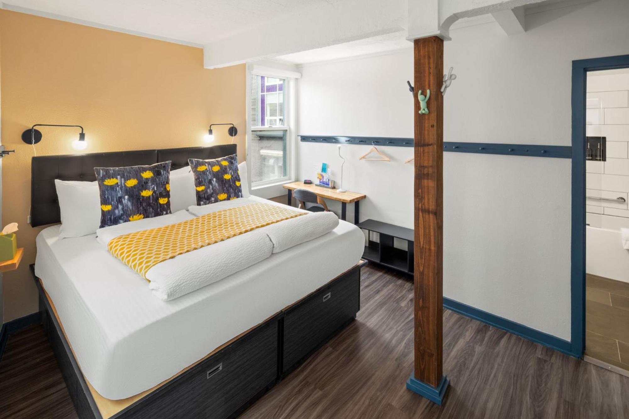 Silverbow Inn & Suites Джуно Экстерьер фото