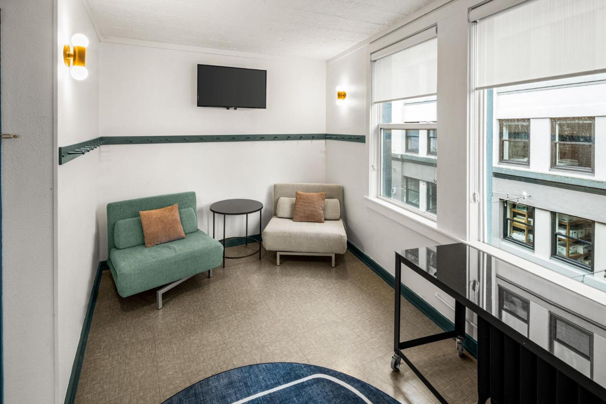 Silverbow Inn & Suites Джуно Экстерьер фото