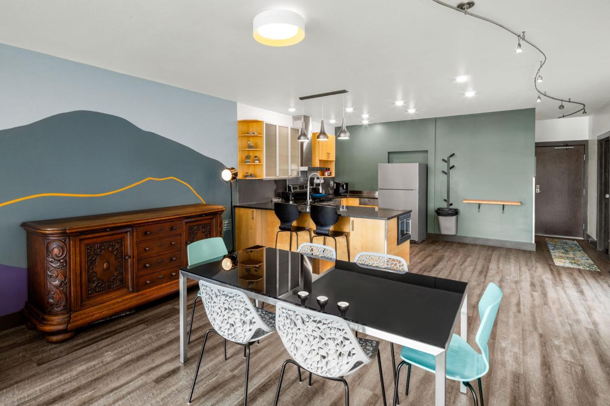 Silverbow Inn & Suites Джуно Экстерьер фото