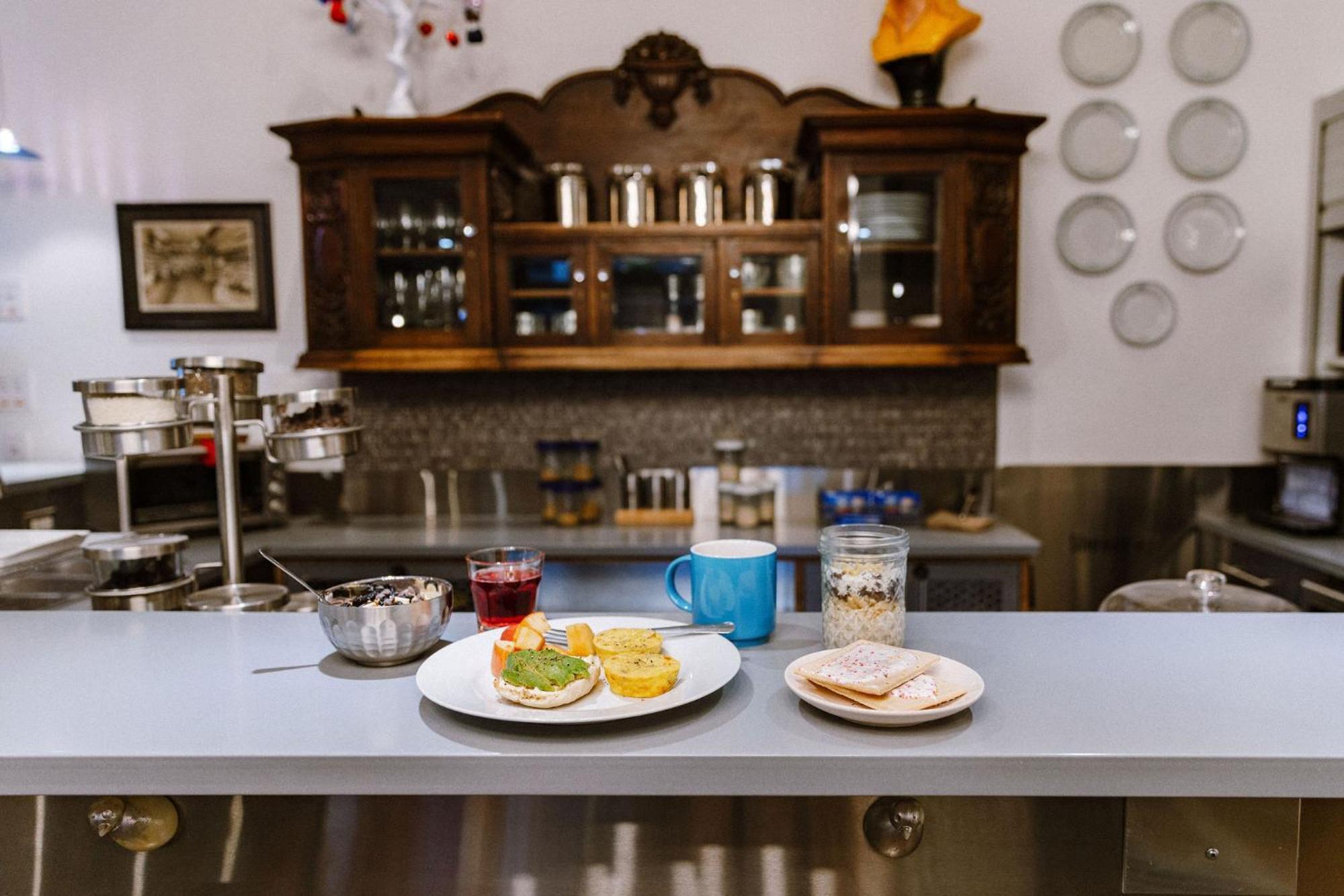 Silverbow Inn & Suites Джуно Экстерьер фото